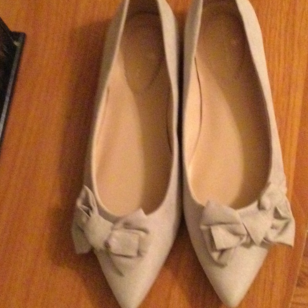 Light gray suede flats - Picture 2 of 4